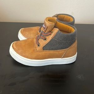 Oomphies Brown and Gray Kids Shoes